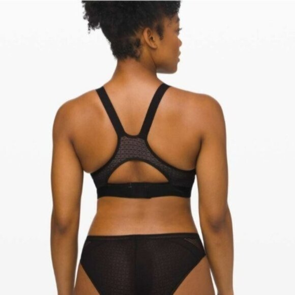 Lululemon awake to lace bra size black/barely biege 34A - Picture 6 of 7